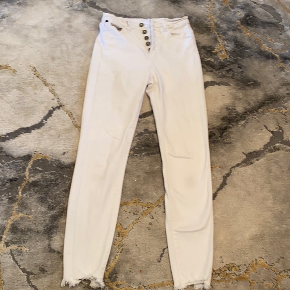 white high waisted jeans